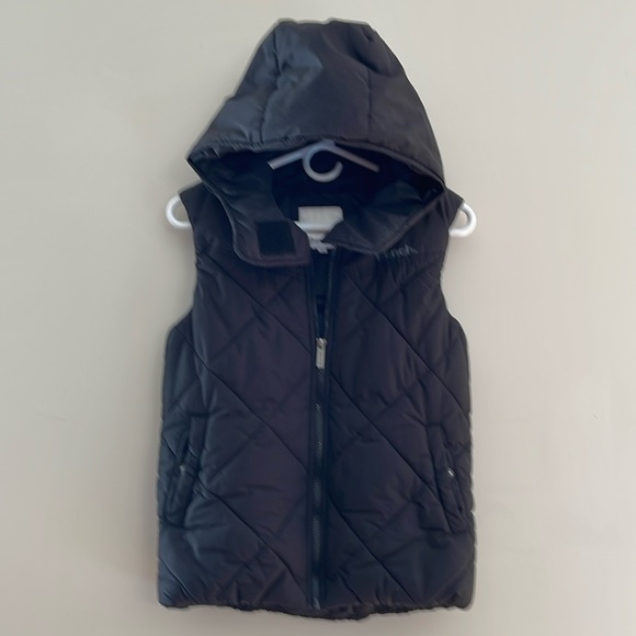 Bench Women’s Hooded Puffer Vest in Black.     Size Small - Picture 1 of 6